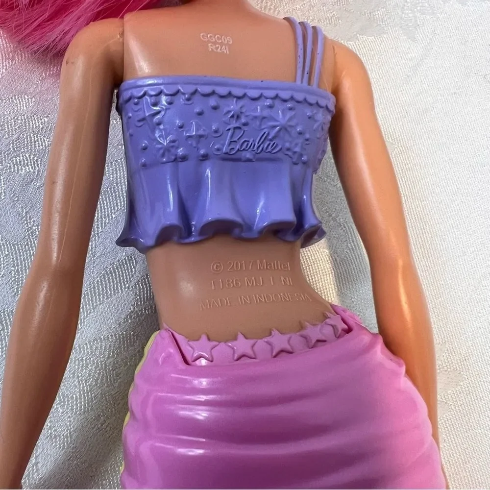 2017 Barbie Dreamtopia Mermaid Doll Pink Swim Bath Time